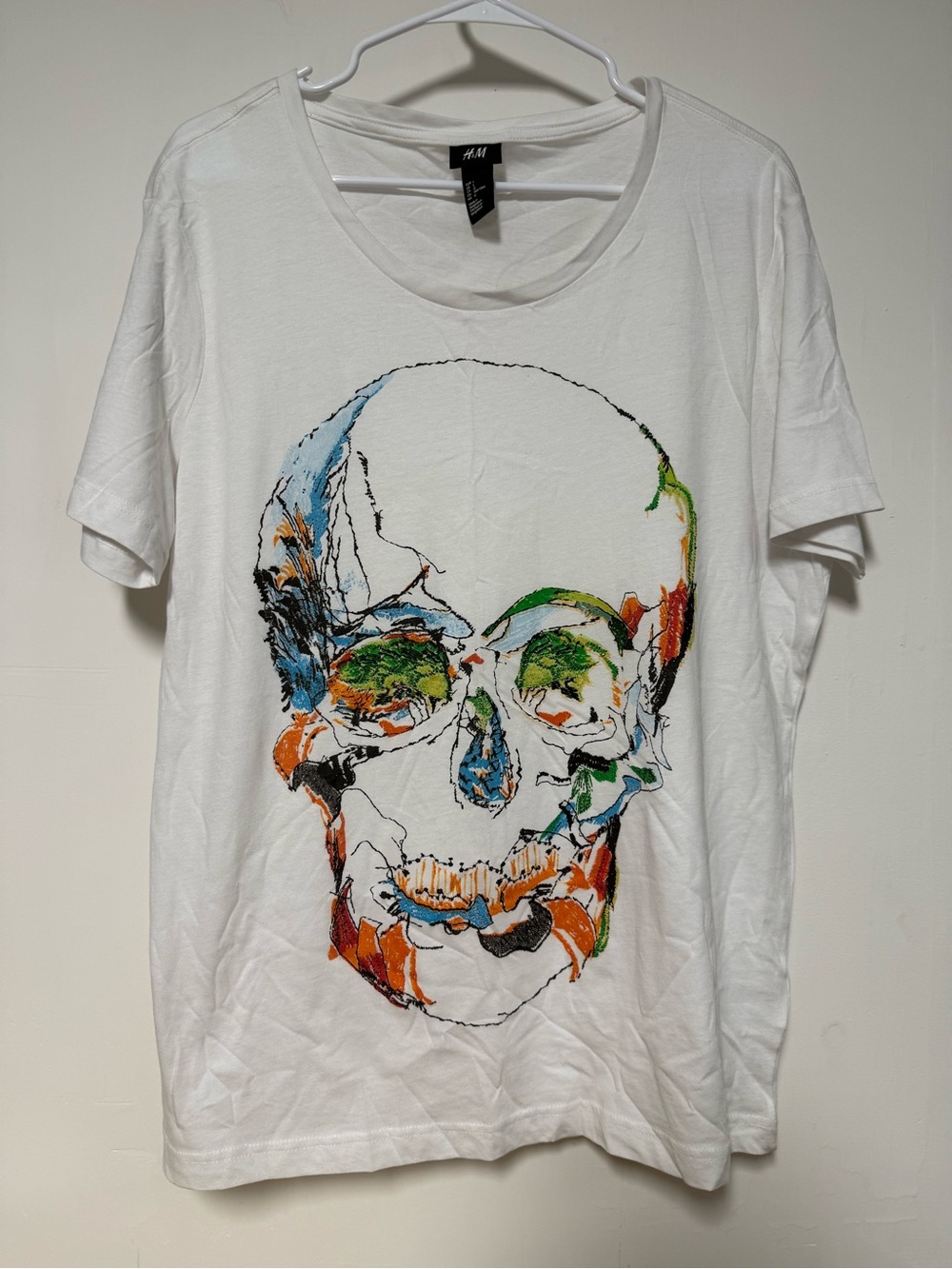 H&M White Short-Sleeve Tee with Colorful Skull Graphic